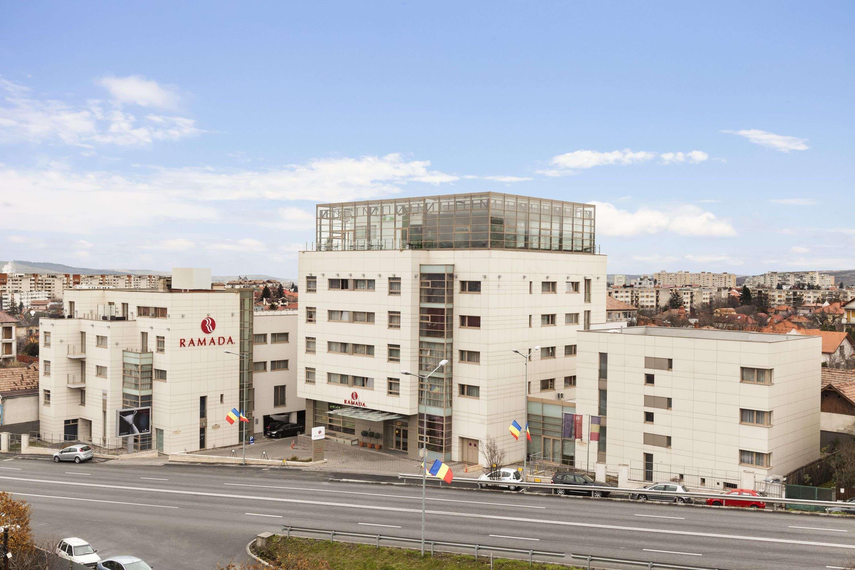 Ramada By Wyndham Hotel Cluj Exterior foto