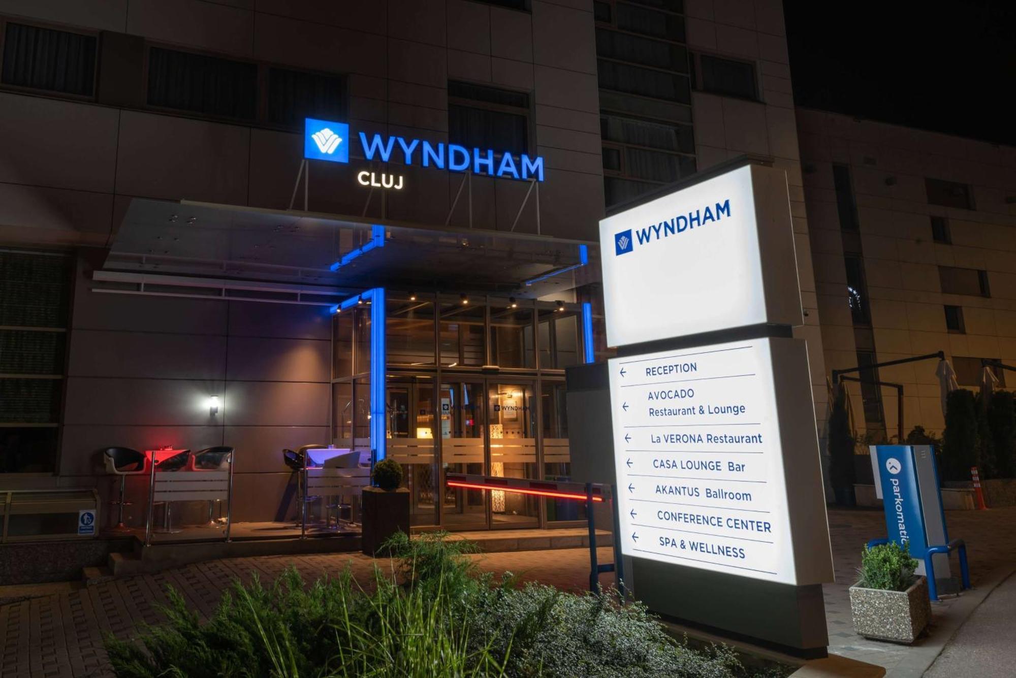 Hotel Wyndham Cluj Exterior foto